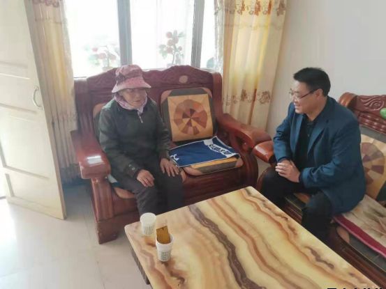 平?jīng)鲢垂鹃_展“踐行初心使命，助推脫貧攻堅(jiān)”主題黨日活動(dòng)(圖5)